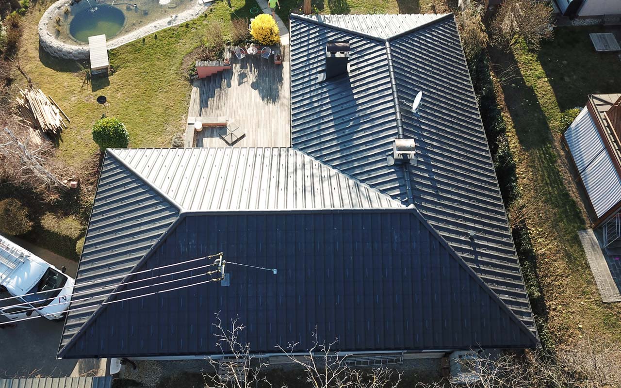 Das ist ein Foto von einem Eternit Toscana Dach